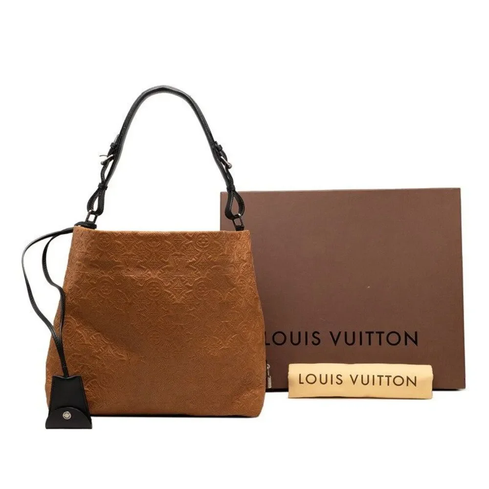 Louis Vuitton delivery duty